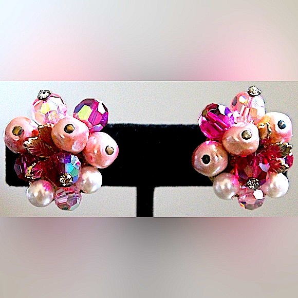 VENDOME EARRINGS  PINK PEARLS & CRYSTALS GOLD CLIP ON VINTAGE - Picture 2 of 8